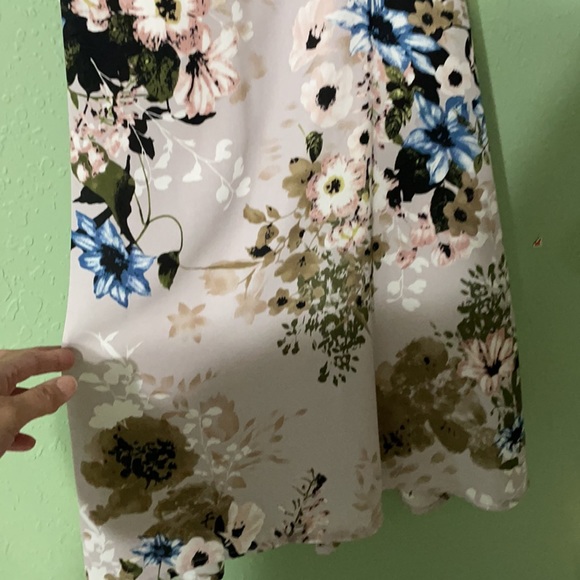 Floral blush pink summer dress - Picture 3 of 6